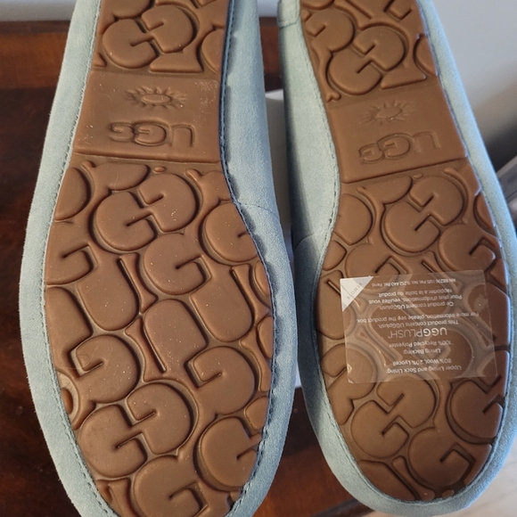 💕💕Ugg scalloped moccasins - Picture 4 of 4